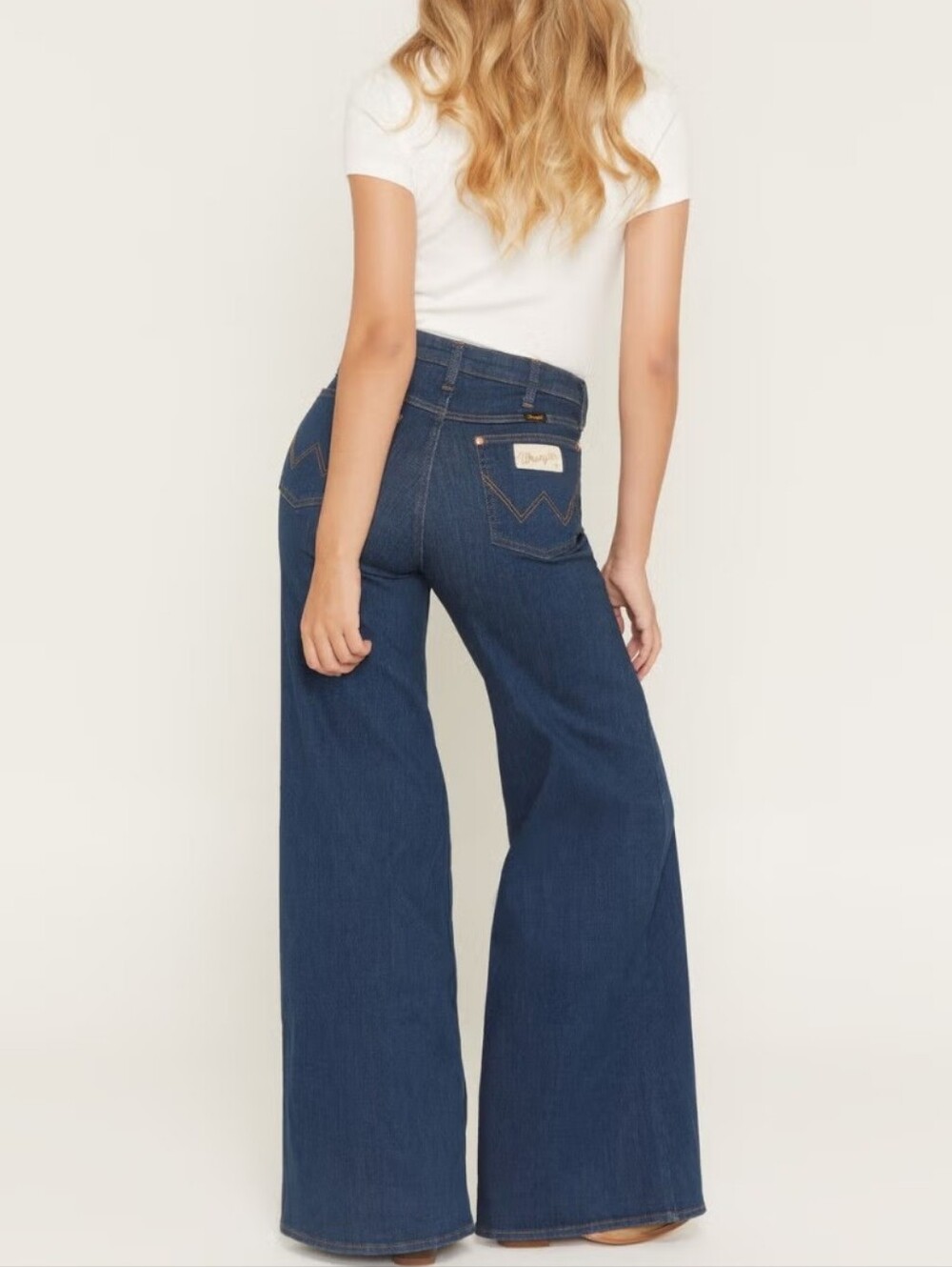 NWT Lainey Wilson Wrangler Cheeky Wide Leg Flare Jeans 25 X 32 Western Cowgirl
